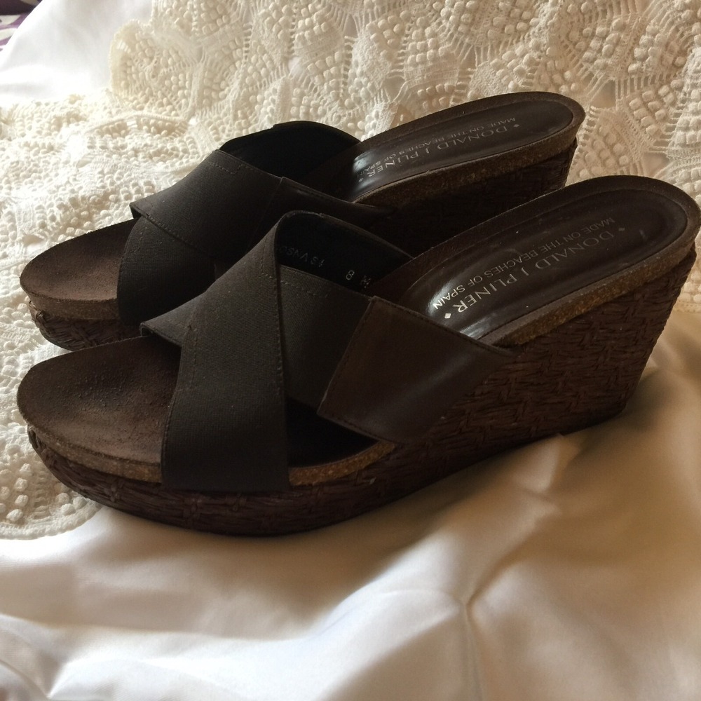 Donald J. Pliner Brown Wedges Womens size 8